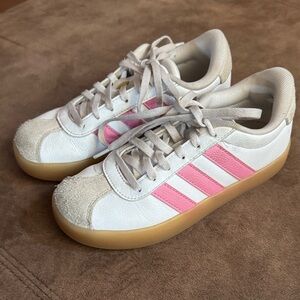 adidas Kids Sneakers in White and Pink